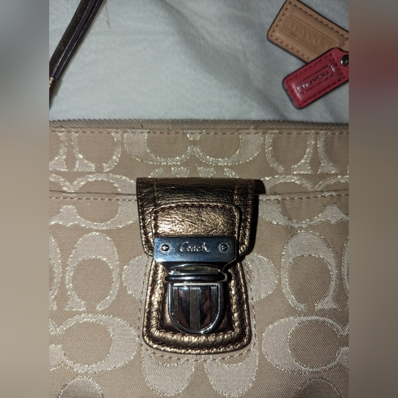 Coach Metallic Signature Swingpack Messenger Handbag - Picture 2 of 13